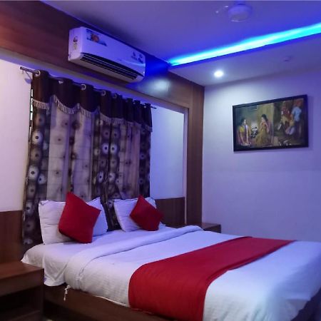 Hotel Krishna Palace Ahmedabad Esterno foto