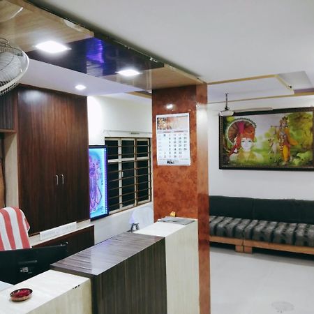 Hotel Krishna Palace Ahmedabad Esterno foto