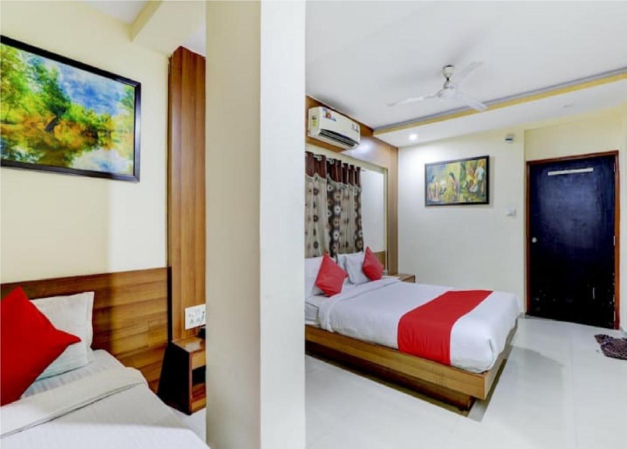 Hotel Krishna Palace Ahmedabad Esterno foto