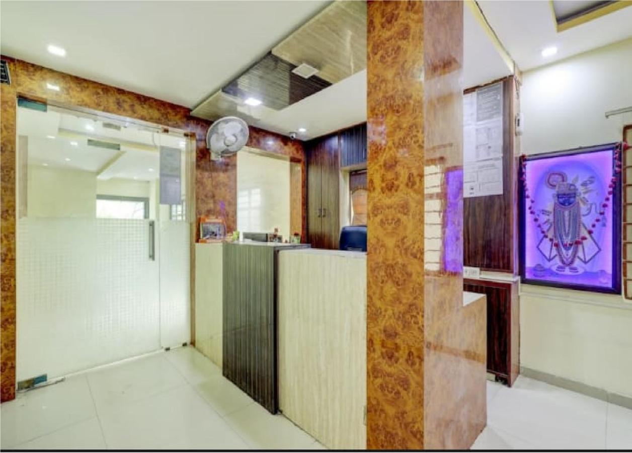 Hotel Krishna Palace Ahmedabad Esterno foto