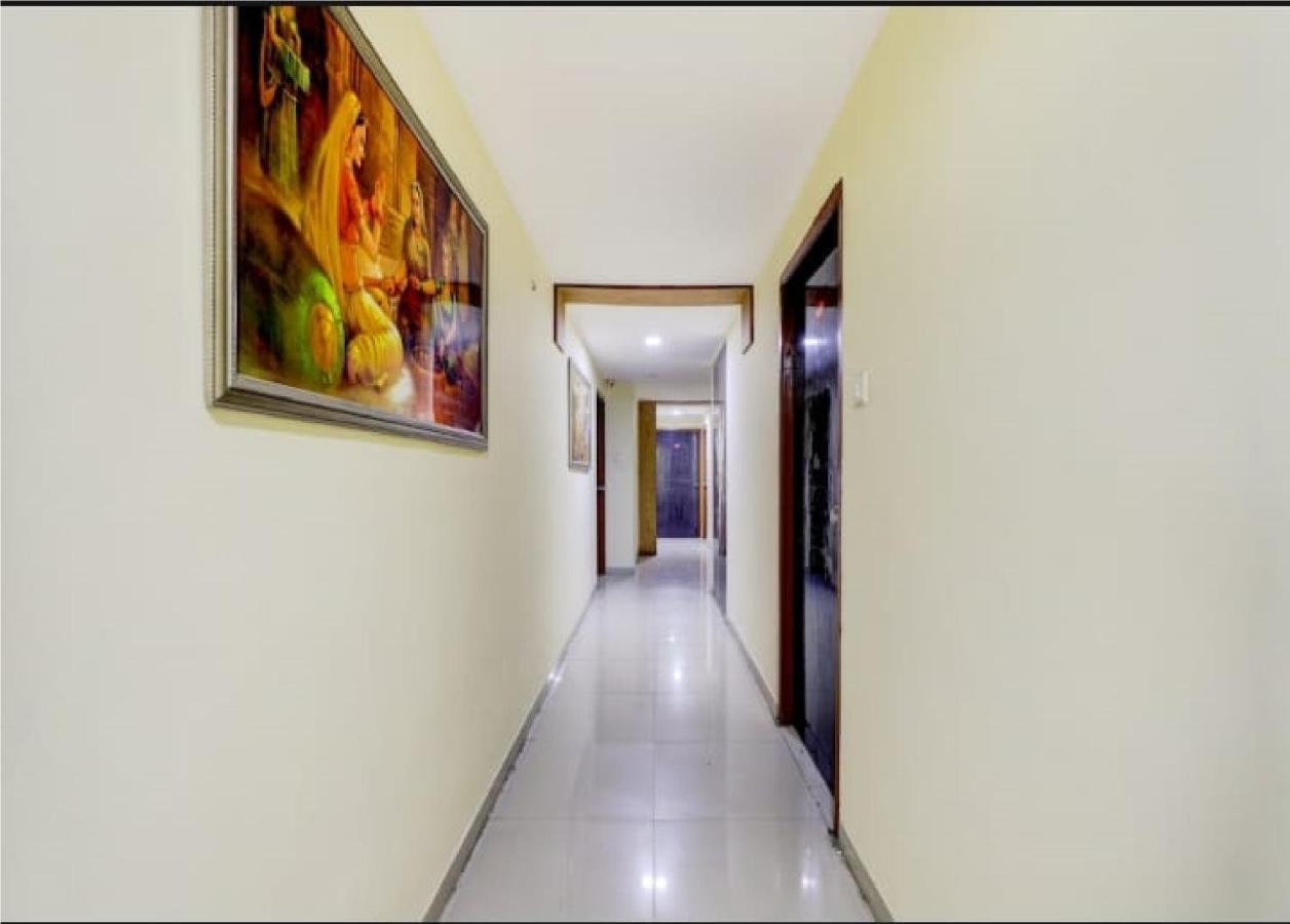 Hotel Krishna Palace Ahmedabad Esterno foto