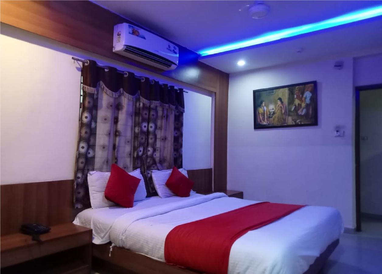 Hotel Krishna Palace Ahmedabad Esterno foto