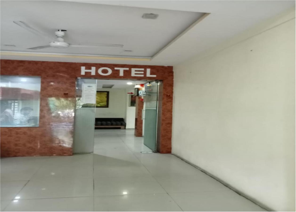 Hotel Krishna Palace Ahmedabad Esterno foto