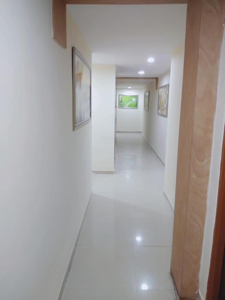Hotel Krishna Palace Ahmedabad Esterno foto