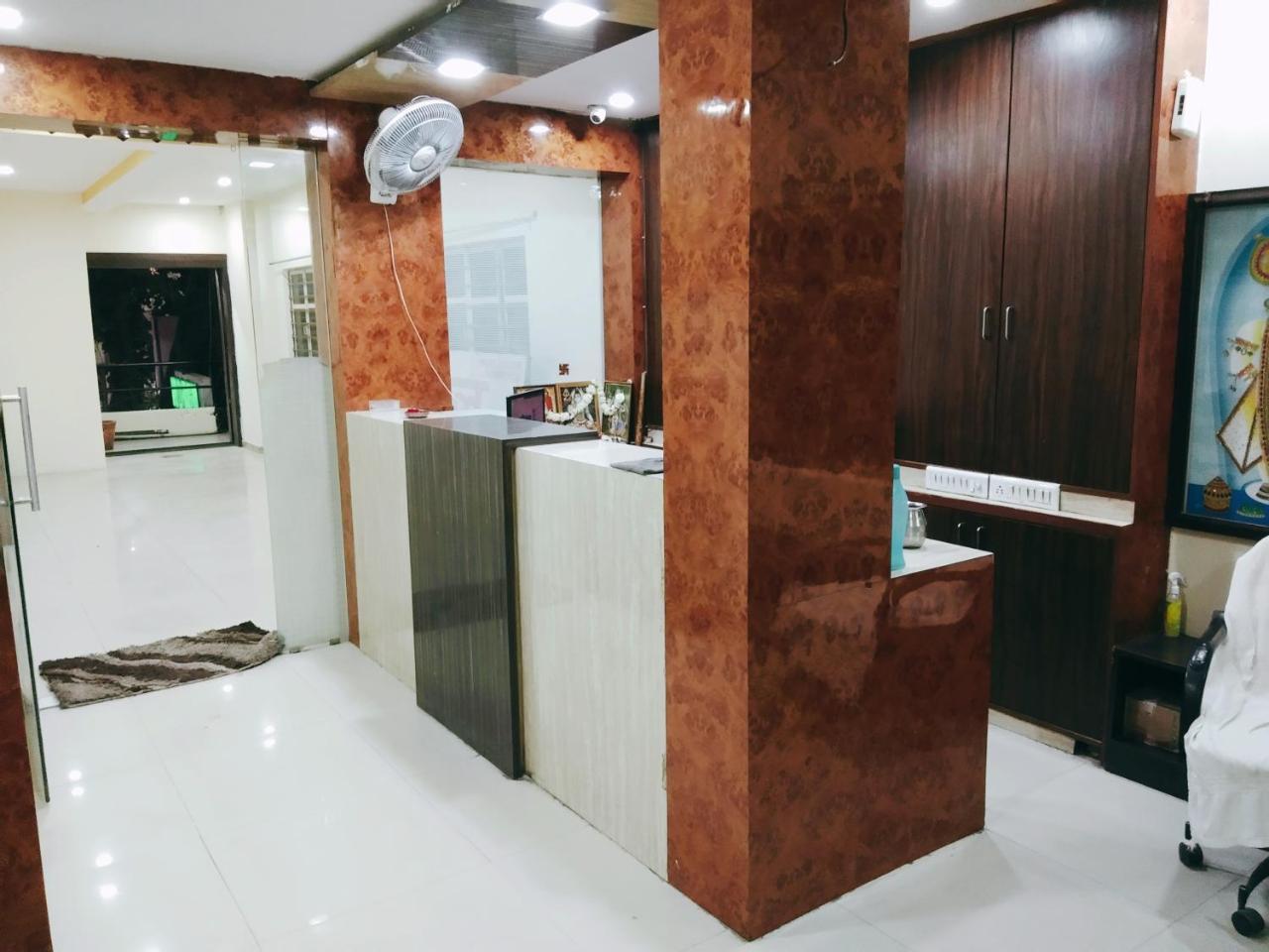Hotel Krishna Palace Ahmedabad Esterno foto